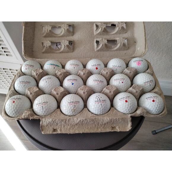 18 Kirkland Golf Balls Pre-owned $32 OBO - Picture 1 of 2